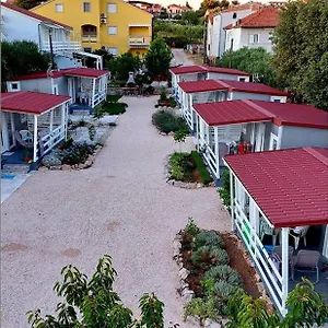 Fjaka Camp Penzion Pakoštane