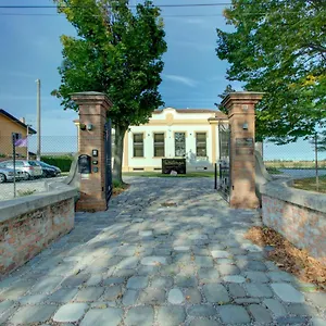 Resilienza Penzion Mira